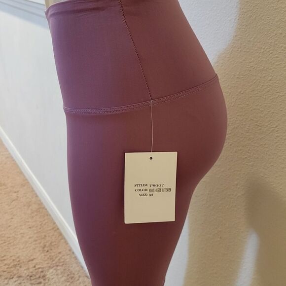 BRAND NEW DYSTY LAVENDER SHORT  LEGGING - Picture 9 of 16